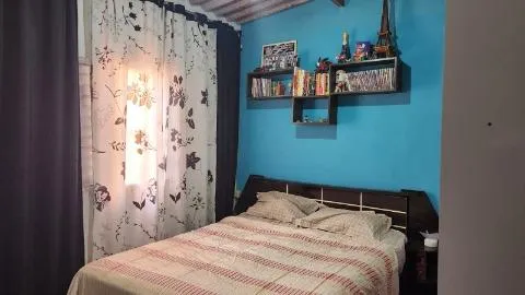 Imagem VENDA DE SOBRADO NO PARQUE RODRIGO BARRETO, EM ARUJÁ/SP, 250m² com 3 quartos, suíte, varanda, quintal e garagem fechada para 2 autos. CONSULTE-NOS.