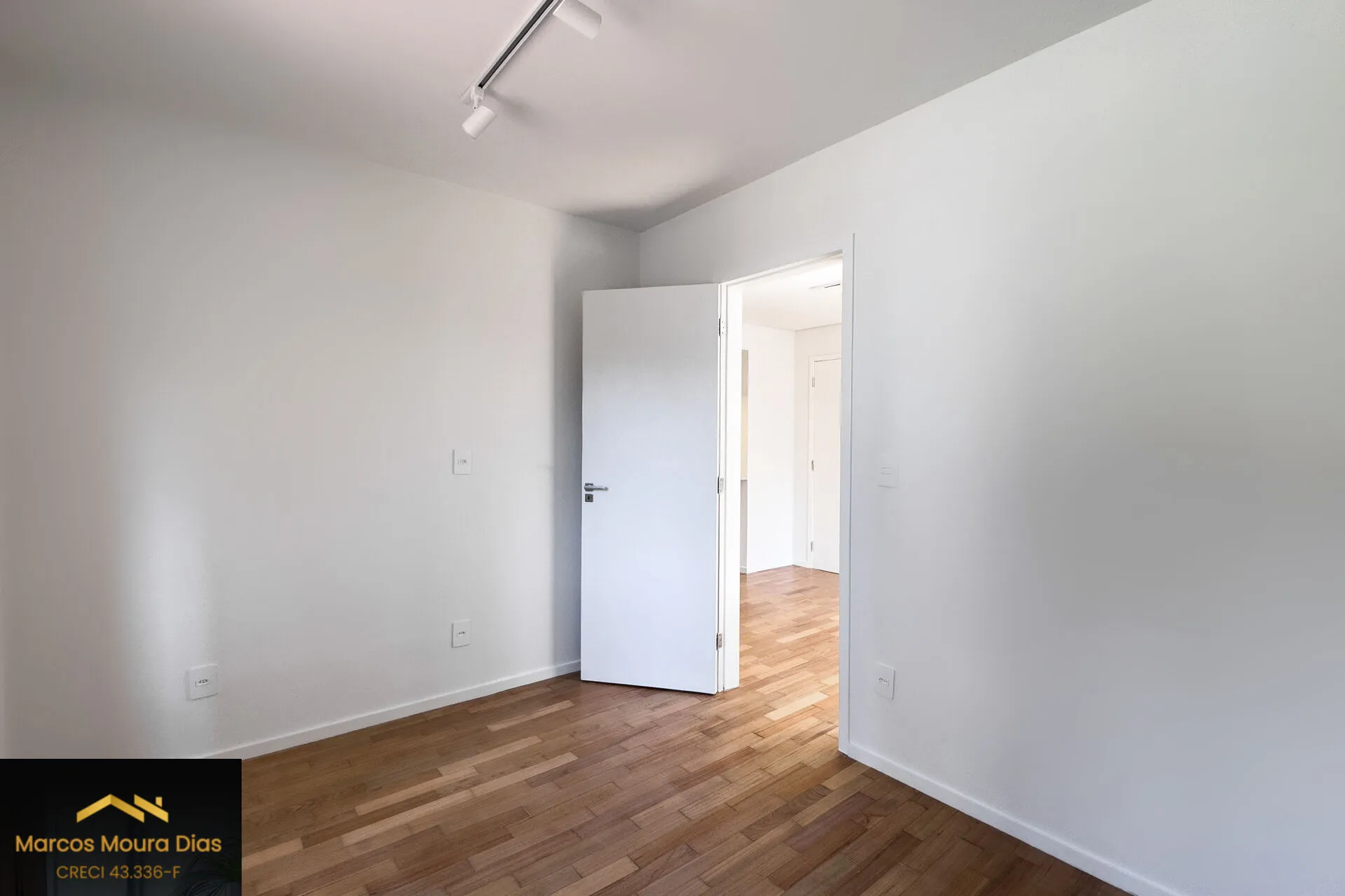 Imagem Apartamento no Alto da Lapa REFORMADO com 2 Dormitórios e 1 Vaga Coberta. Edifício com Lazer