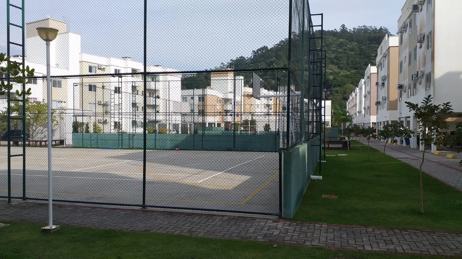 Imagem Apartamento semi-mobiliado à venda próximo às praias de Canasvieiras