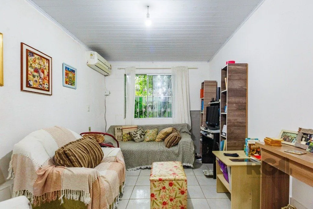 Imagem Casa de 4 Dormitório(s) Bairro Nonoai - Porto Alegre