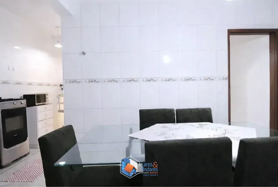 Imagem Sobrado para venda em Chácara Inglesa com 3 quartos, sendo 1 suíte, 86m²