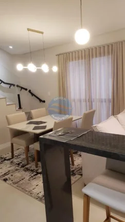 Casa triplex em village a venda em Santos no Boqueirão