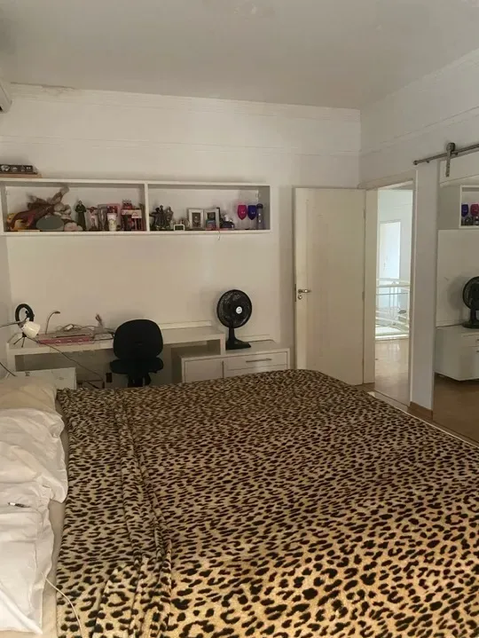 Imagem Casa Sobrado de 360m² Localizada no Granja Olga I!