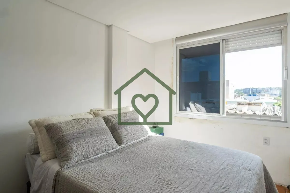 Imagem Apartamento mobiliado de 1 dormitório à venda no Bairro Glória, em Porto Alegre.
Imóvel recentem...