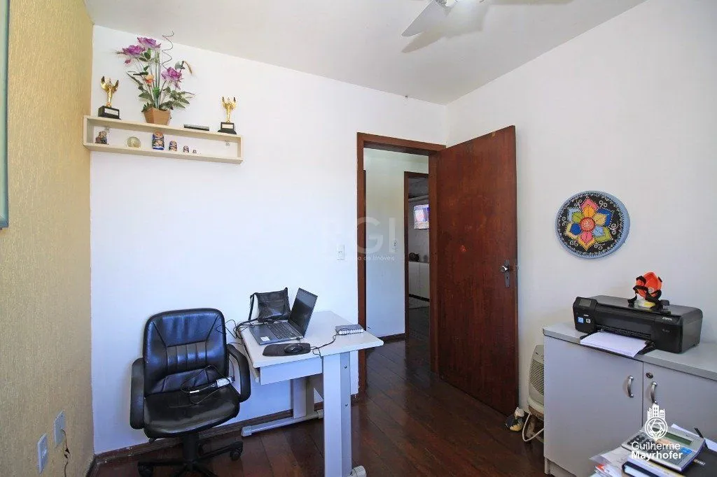 Imagem Casa para Venda - 225.36m², 3 dormitórios, sendo 1 suites, 4 vagas - Camaquã
