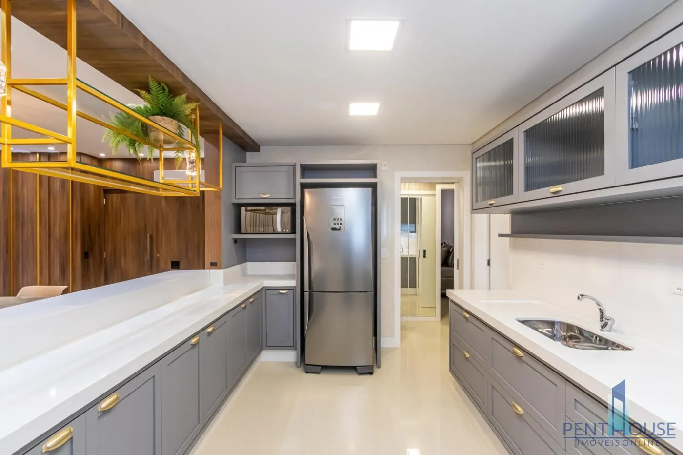 Imagem Apartamento Zona Central para Venda em Balneário Camboriú, CENTRO, 3 dormitórios, 3 suítes, 4 banheiros, 2 vagas