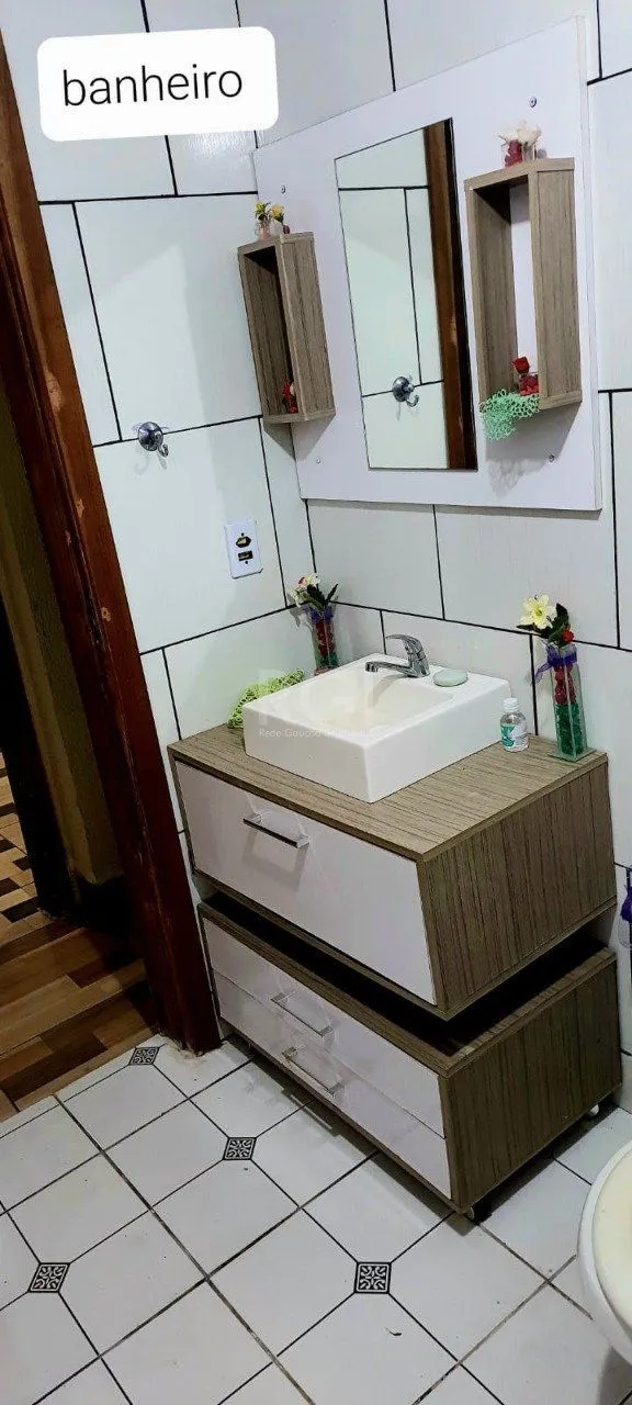 Imagem Casa 2 dormitórios, 1 suíte, vaga de garagem, Bairro Nova Cachoeirinha