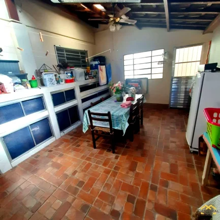 Imagem Casa Térrea com 2 quartos e 3 vagas na Vila Helena em Jundiaí-SP