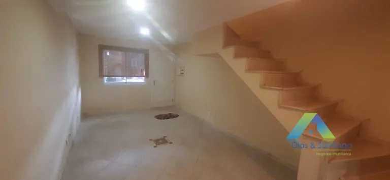 Foto do imóvel Sobrado com 3 dormitórios à venda, 120m² por R$ 530.000,00 - Vila Caraguatá