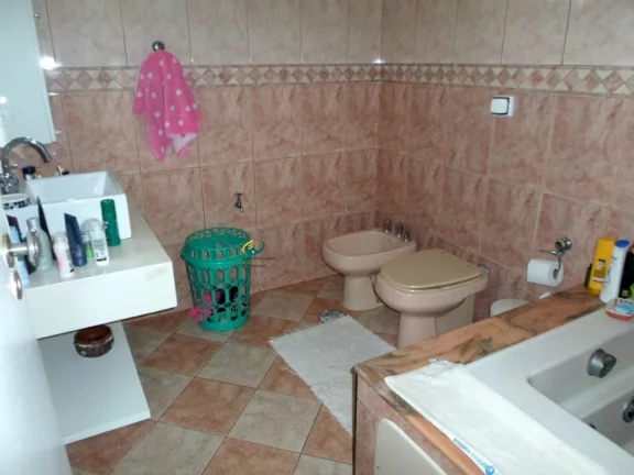 Imagem 3 dormitórios, suíte com hidromassagem, 2 salas, cozinha, bar seco e molhado, churrasqueira