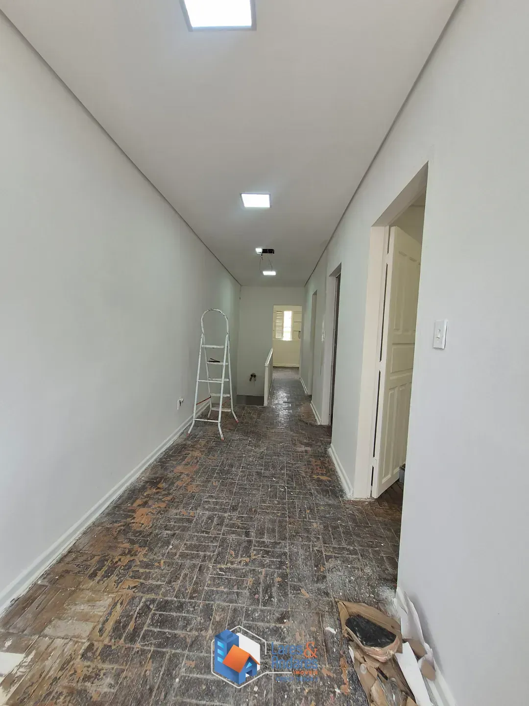 Imagem Sobrado para venda em Jardim Odete com 3 quartos, 140m²