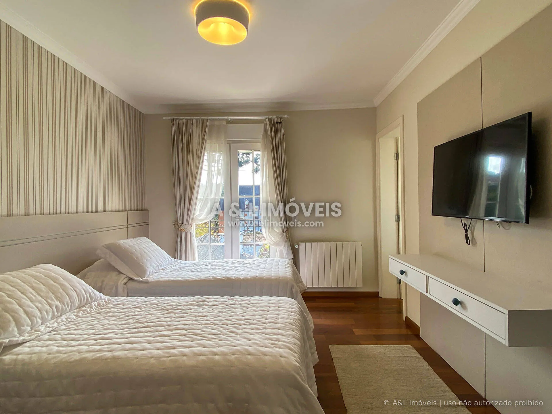 Imagem SAIU DE VENDA | Apartamento Capivari | 176 m², 3 Suítes, Mobília Inclusa