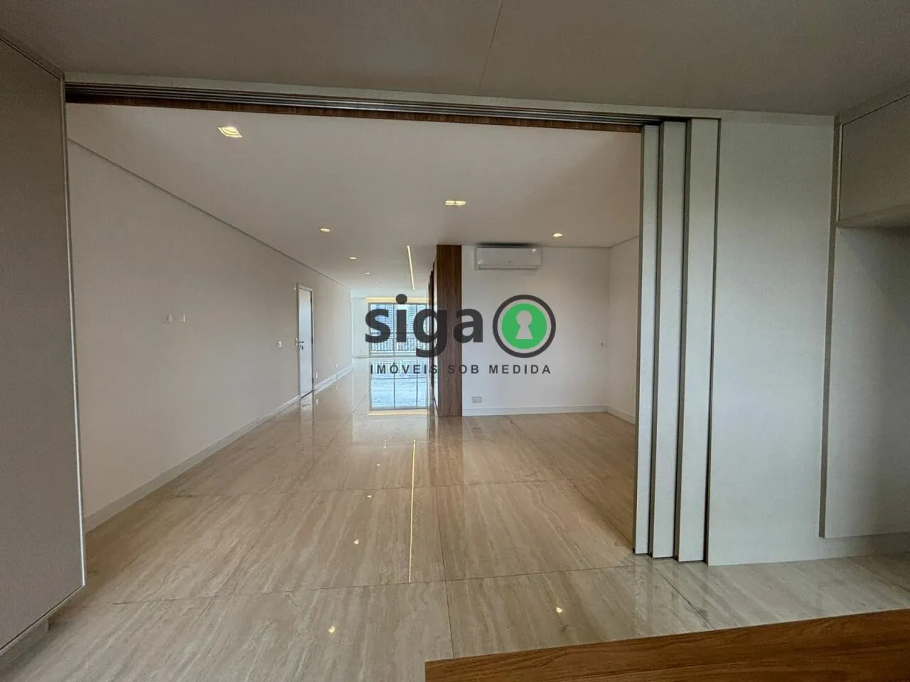 Imagem Residência de Alto Padrão na Cidade Jardim com 3 Suítes e 3 Vagas