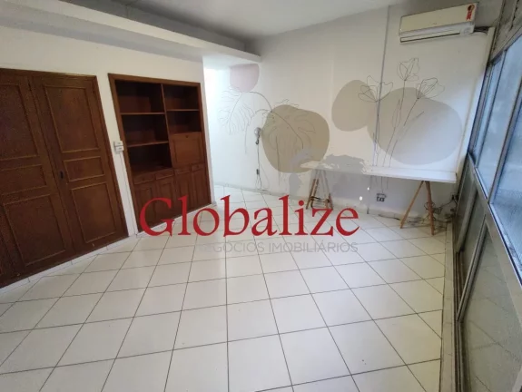 Foto do imóvel Linda Sala Living perto da praia com garagem demarcada no bairro do Boqueirão em Santos (SP) por R$.340.000,00 !