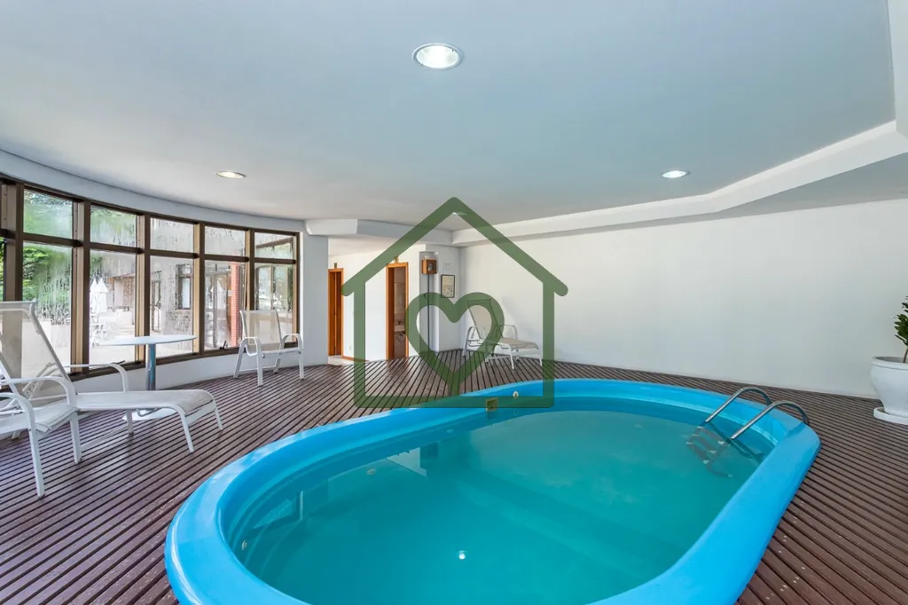 Imagem Apartamento semimobiliado com 132,8 m2 em andar alto, privilegiado por luz natural abundante. A áre...