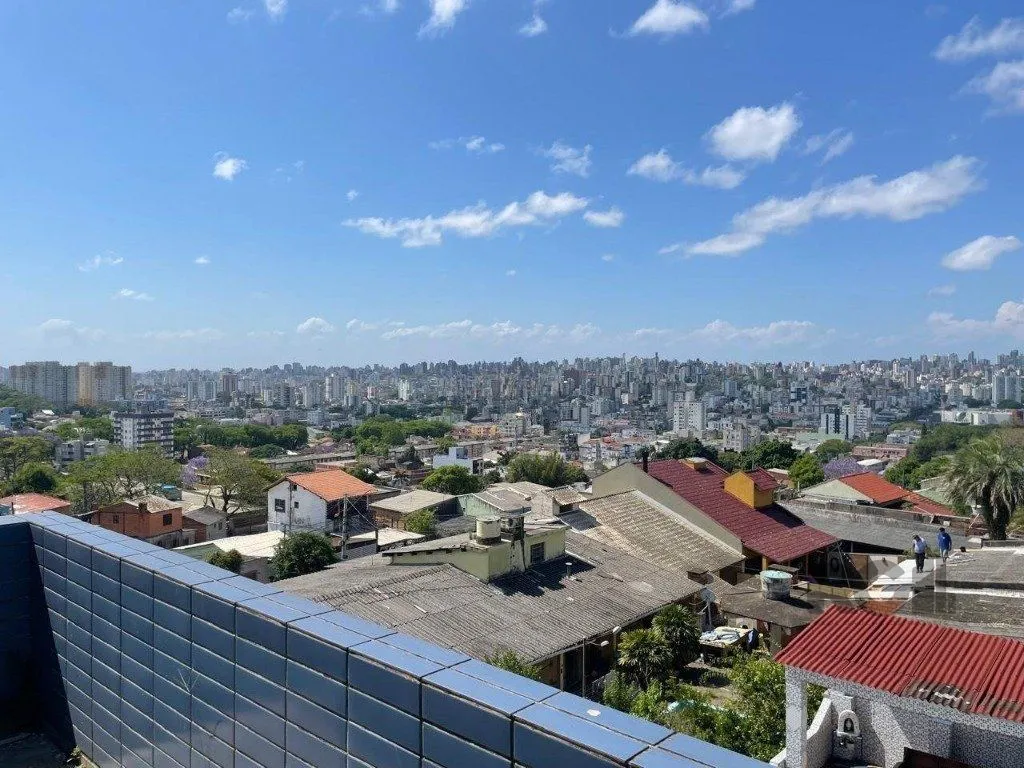 Imagem Casa 420m², 4 dormitórios, 3 vagas no bairro Partenon