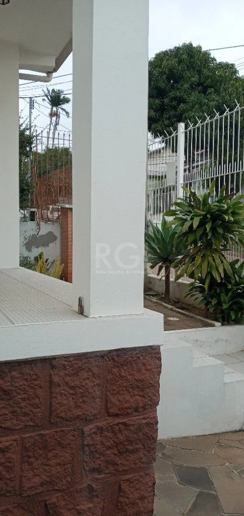 Imagem Casa para Venda - 95m², 2 dormitórios, 3 vagas - Teresópolis
