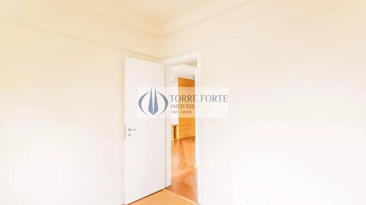 Imagem Lindo apartamento com 3 dormitórios, 2 vagas e varanda em Moema