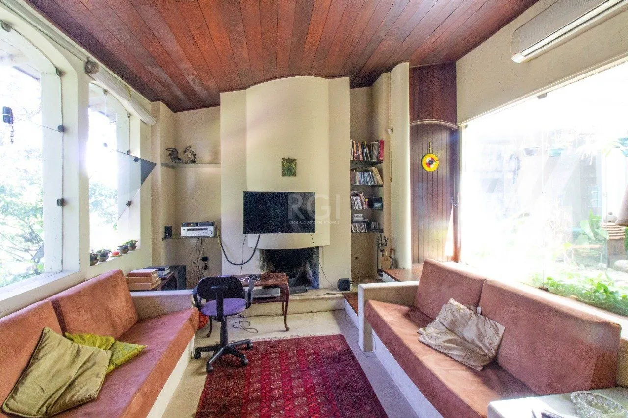 Imagem Casa para Venda - 422m², 6 dormitórios, sendo 2 suites, 5 vagas - Vila Assunção