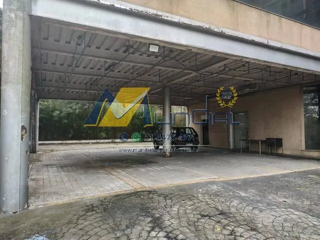 Imagem Prédio corporativo com heliponto pronto para grandes empresas