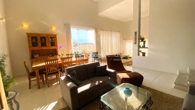 Imagem Linda casa no Loteamento Caminhos de São Conrado.

Projeto que privilegia integração, 
conforto e...