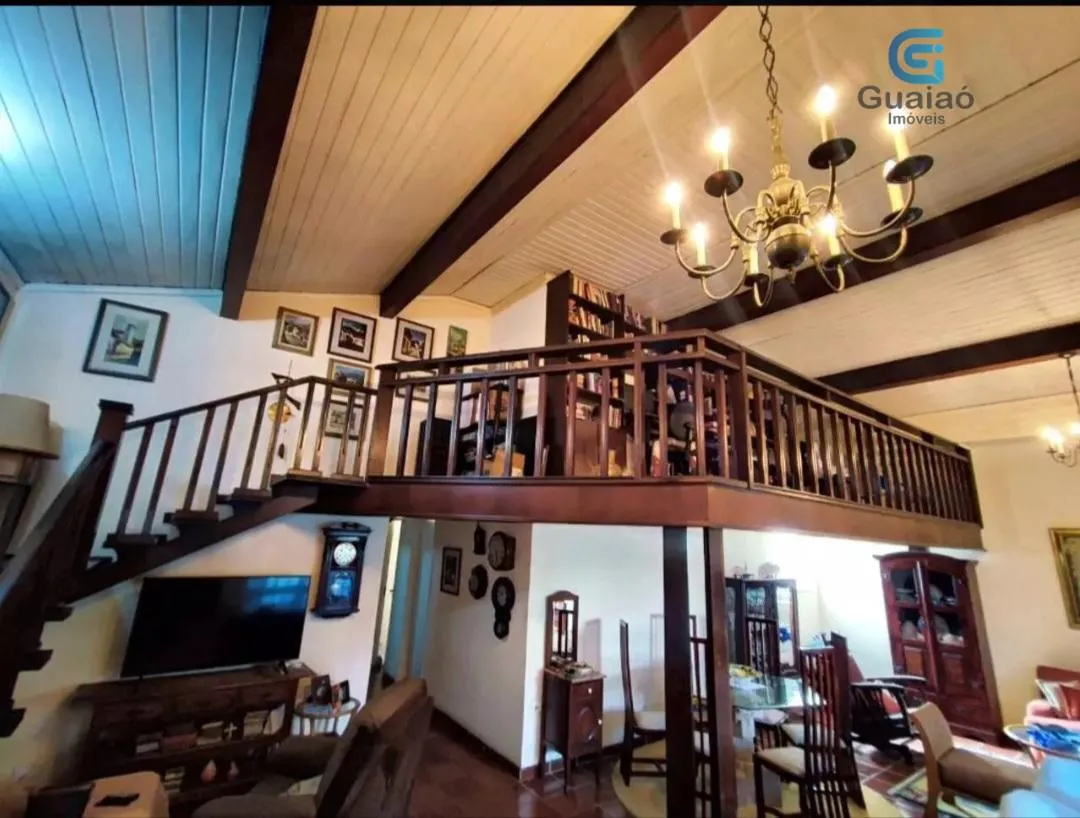 Imagem VENDO CASA AMPLA, MARAVILHOSA EM SÃO VICENTE