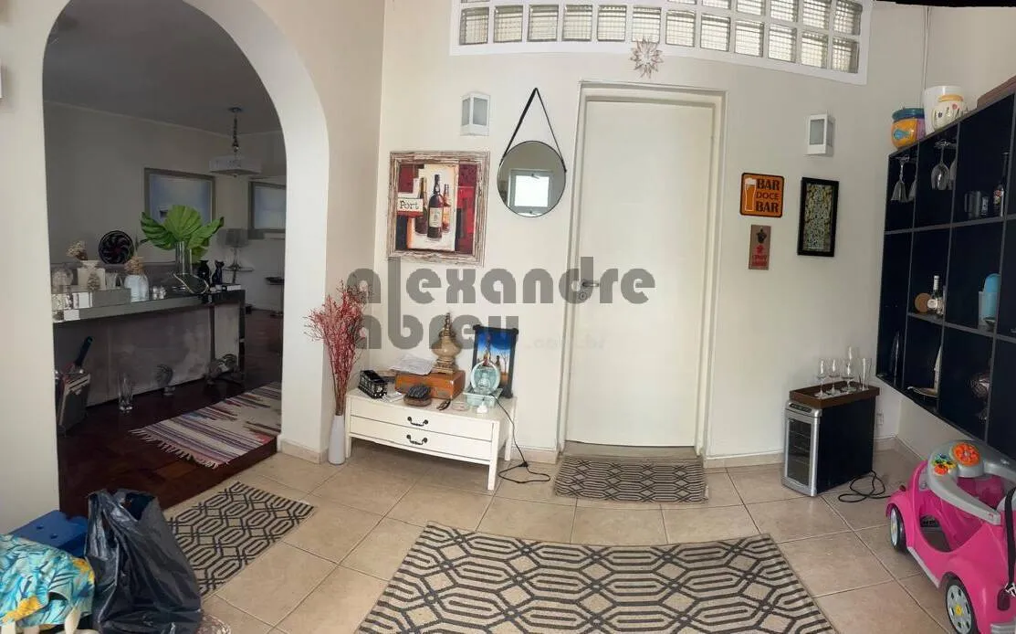 Imagem Casa com com 4 dormitórios próximo ao parque Ibiraquera.
