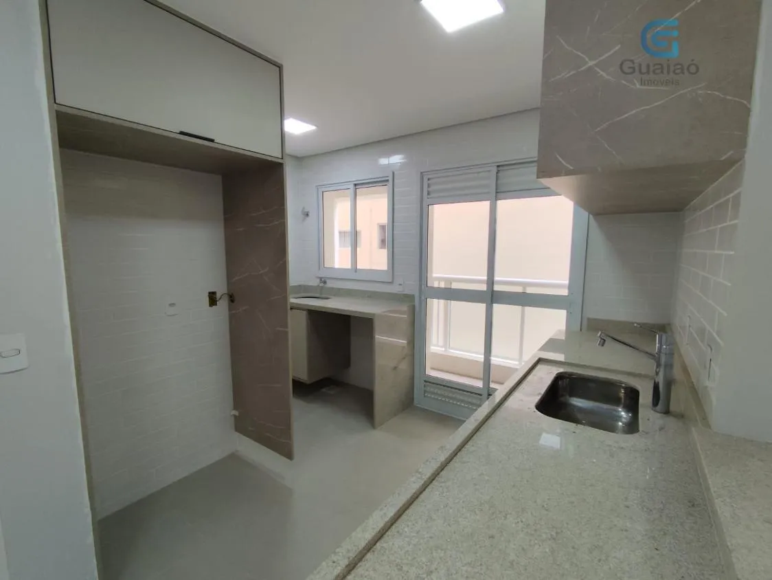 Imagem Vendo Apartamento Reformado, 02 suítes, 01 vaga garagem demarcada p/ carro elétrico, Lazer Completo, 50 metros da praia, Aparecida, Santos/SP