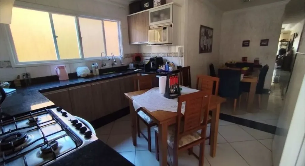 Imagem CASA COM 220,00 m² - GUILHERMINA - PRAIA GRANDE SP