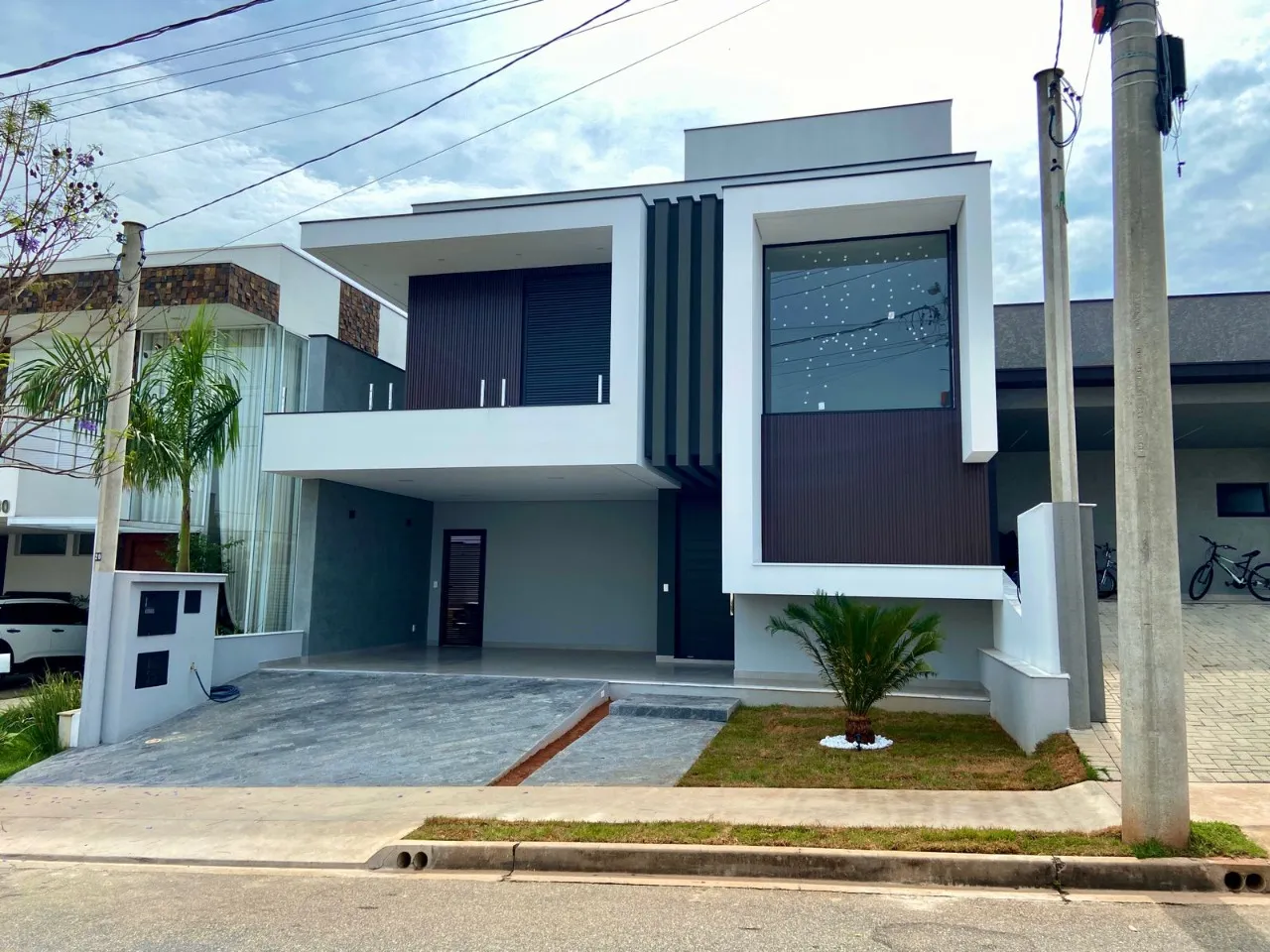 Foto do imóvel Casa de alto padrão no Parque Ibiti Reserva em Sorocaba-SP: 3 quartos, 3 suítes, 3 salas, 5 banheiros e 4 vagas. em PARQUE IBITI RESERVA, SOROCABA - SP
