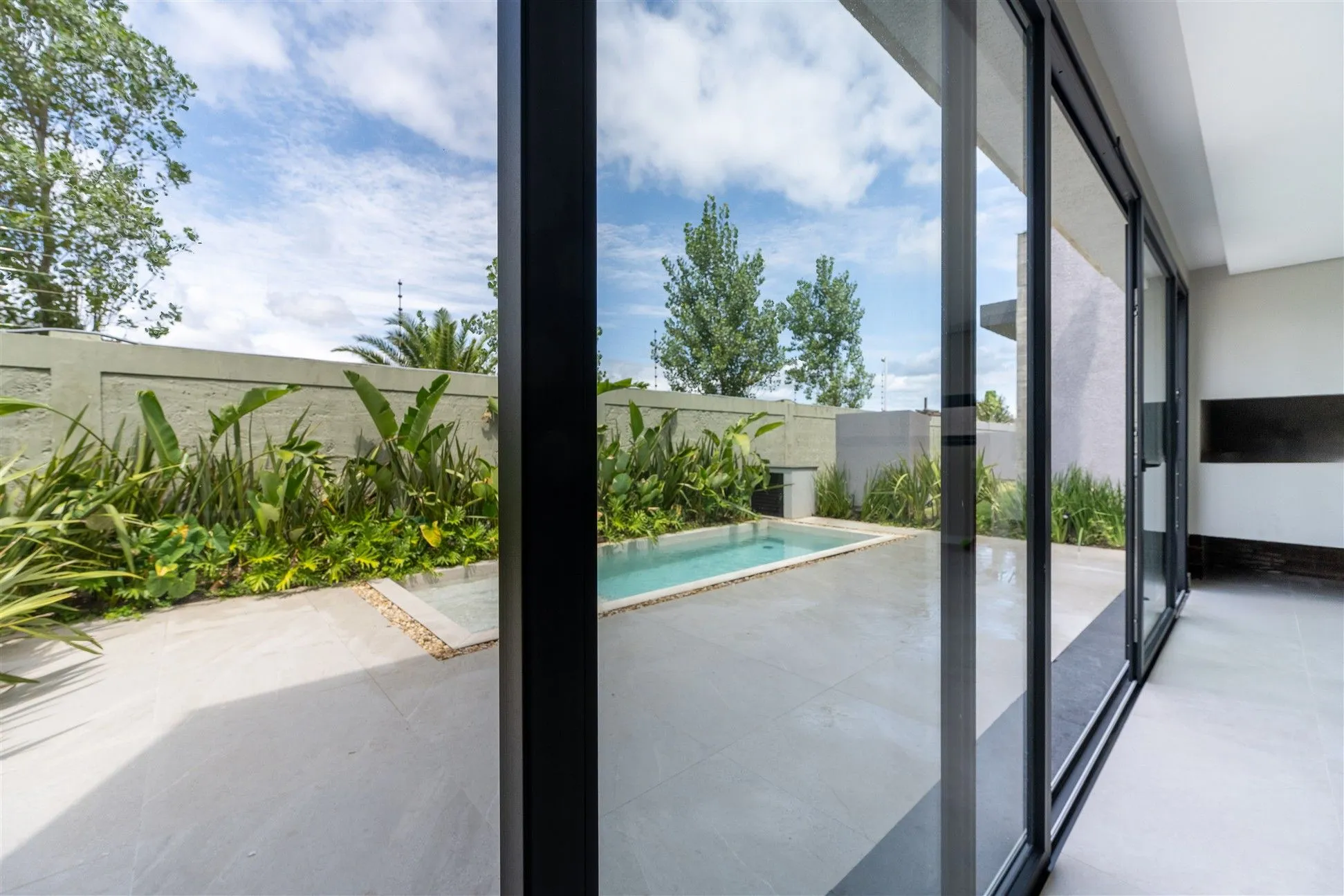 Imagem Casa de condomínio à venda em Xangri-lá, Xangrila, com 4 quartos, 250m2