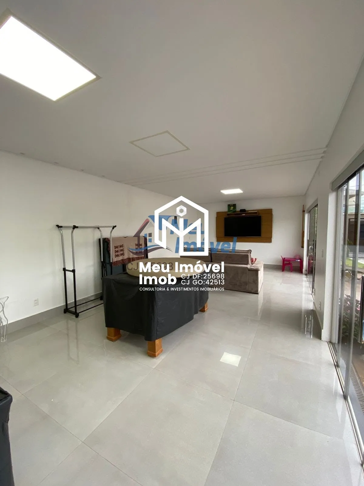 Imagem Casa 3 Quartos 2 Suítes 4 Vagas 800m² Gama/DF