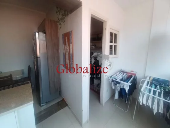 Imagem Apartamento com 2 quartos, 1 banheiro, vaga de garagem e portaria eletrônica na Encruzilhada em Santos R$ 400.000,00