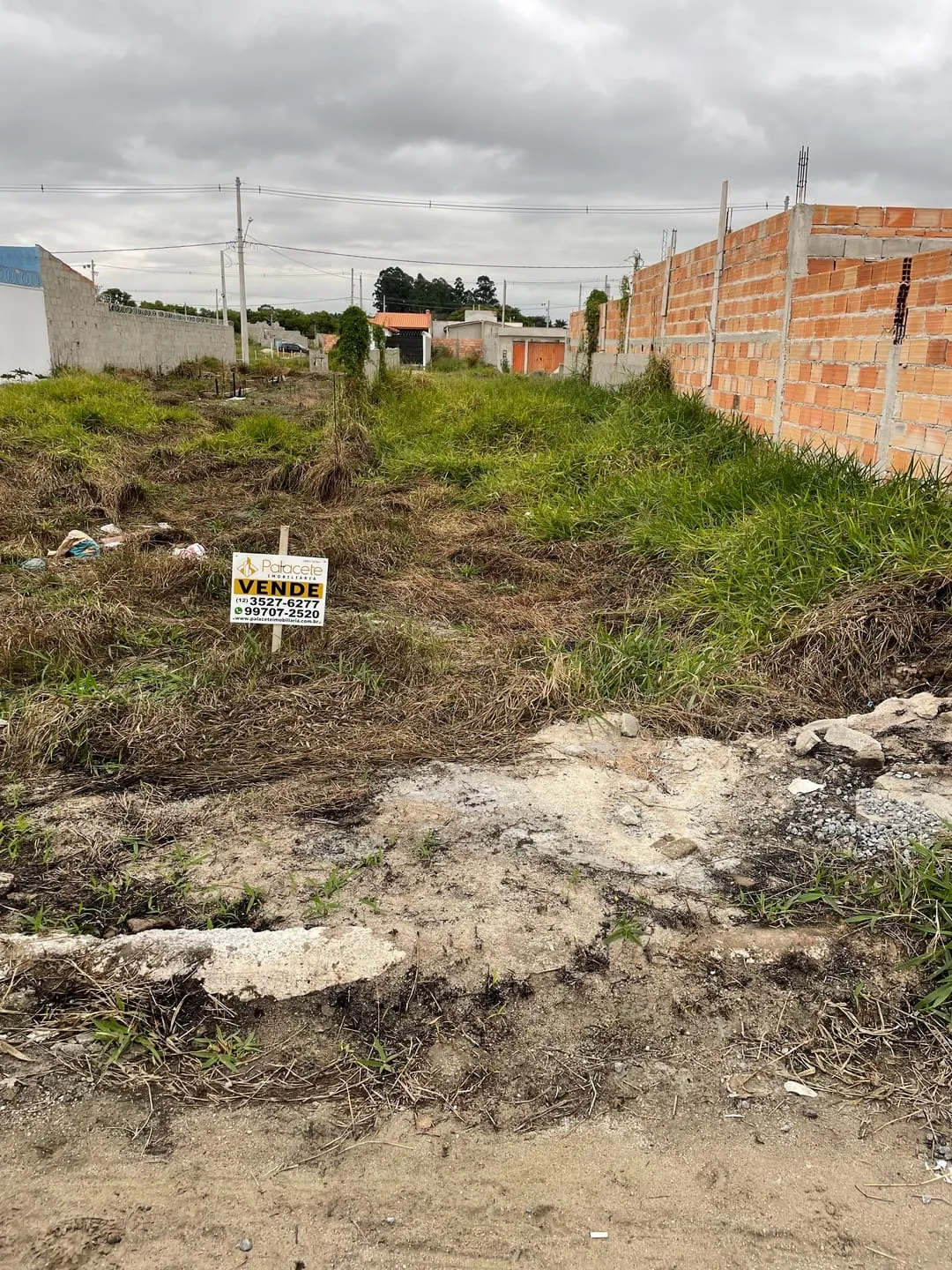 Imagem Terreno à venda com ótima topografia com área de 125m², Residencial e Comercial Portal dos Eucaliptos, Pindamonhangaba - SP