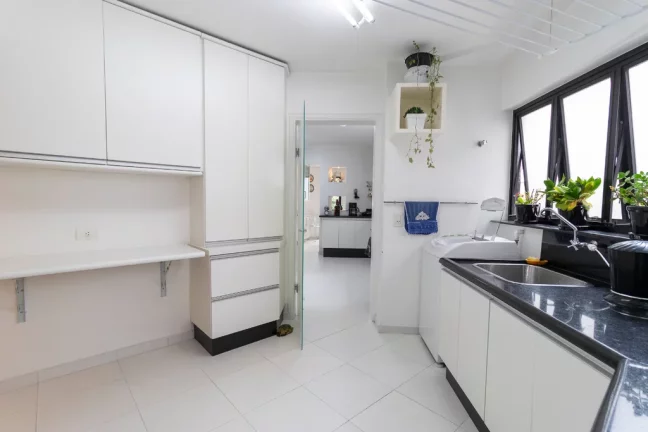 Imagem Apartamento à venda em São Paulo, Aclimação, com 3 quartos, 190m2