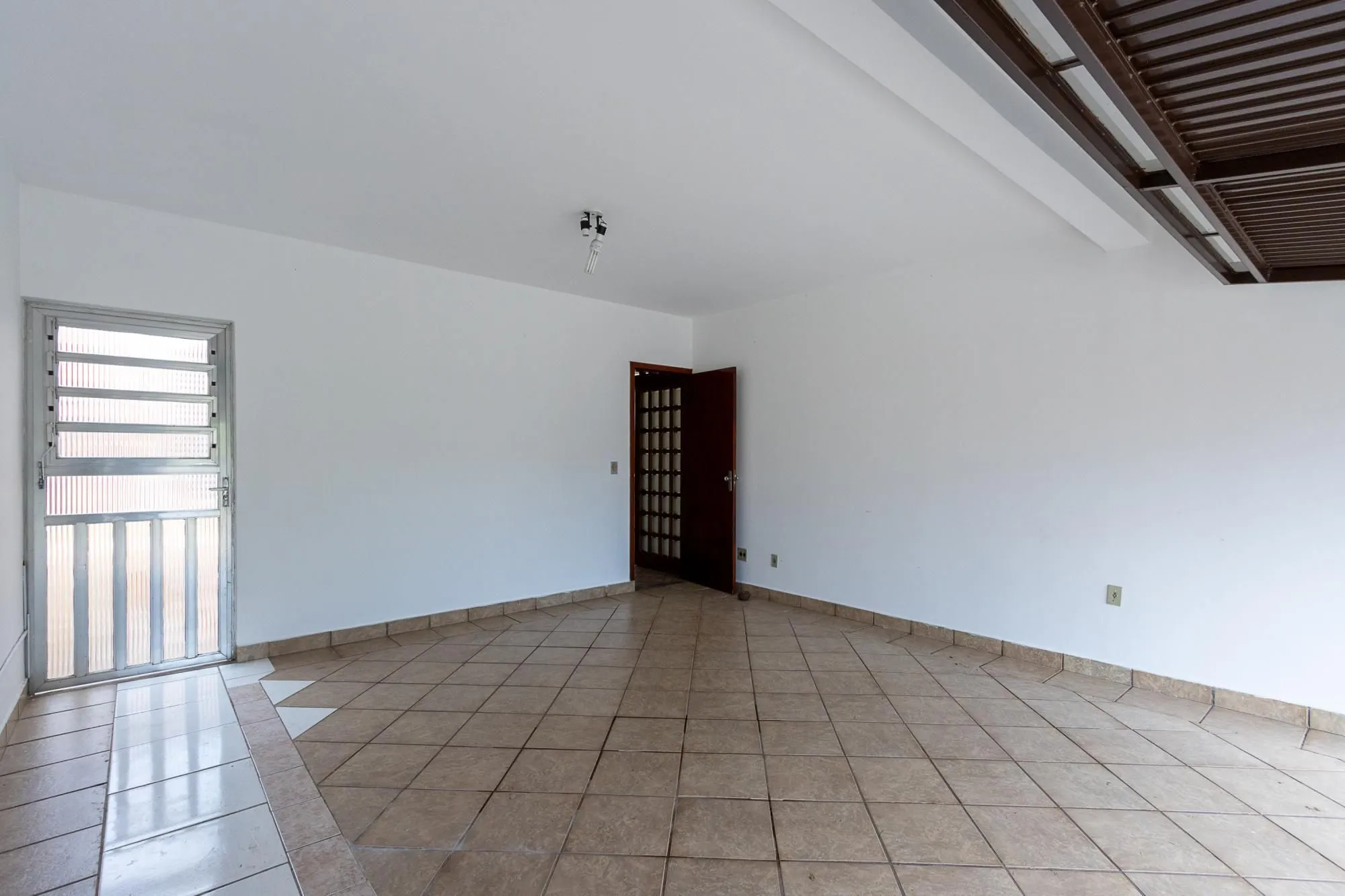 Imagem CASA RESIDENCIAL 04 DORMITÓRIOS | CAVALHADA