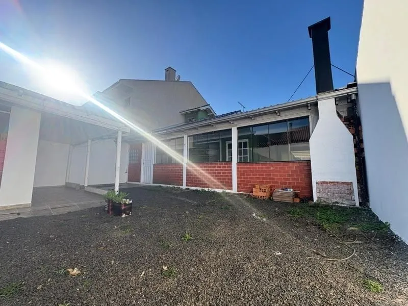 Imagem Casa a venda com 2 quartos no bairro Mont Serrat