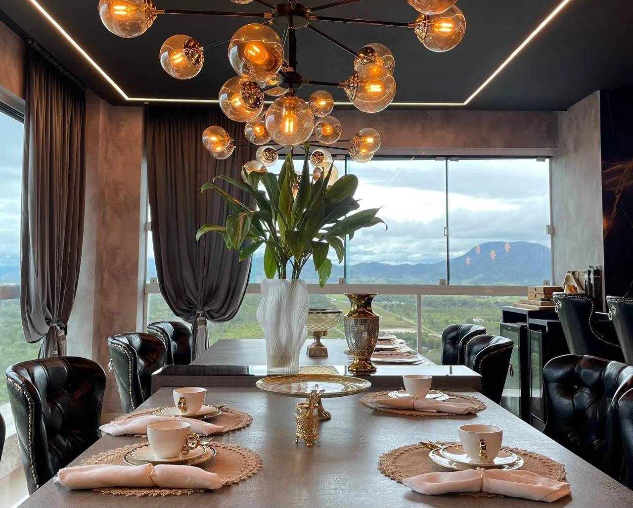 Imagem Apartamento com vista para o mar à venda com 270m2 por R$ 4.990.000,00