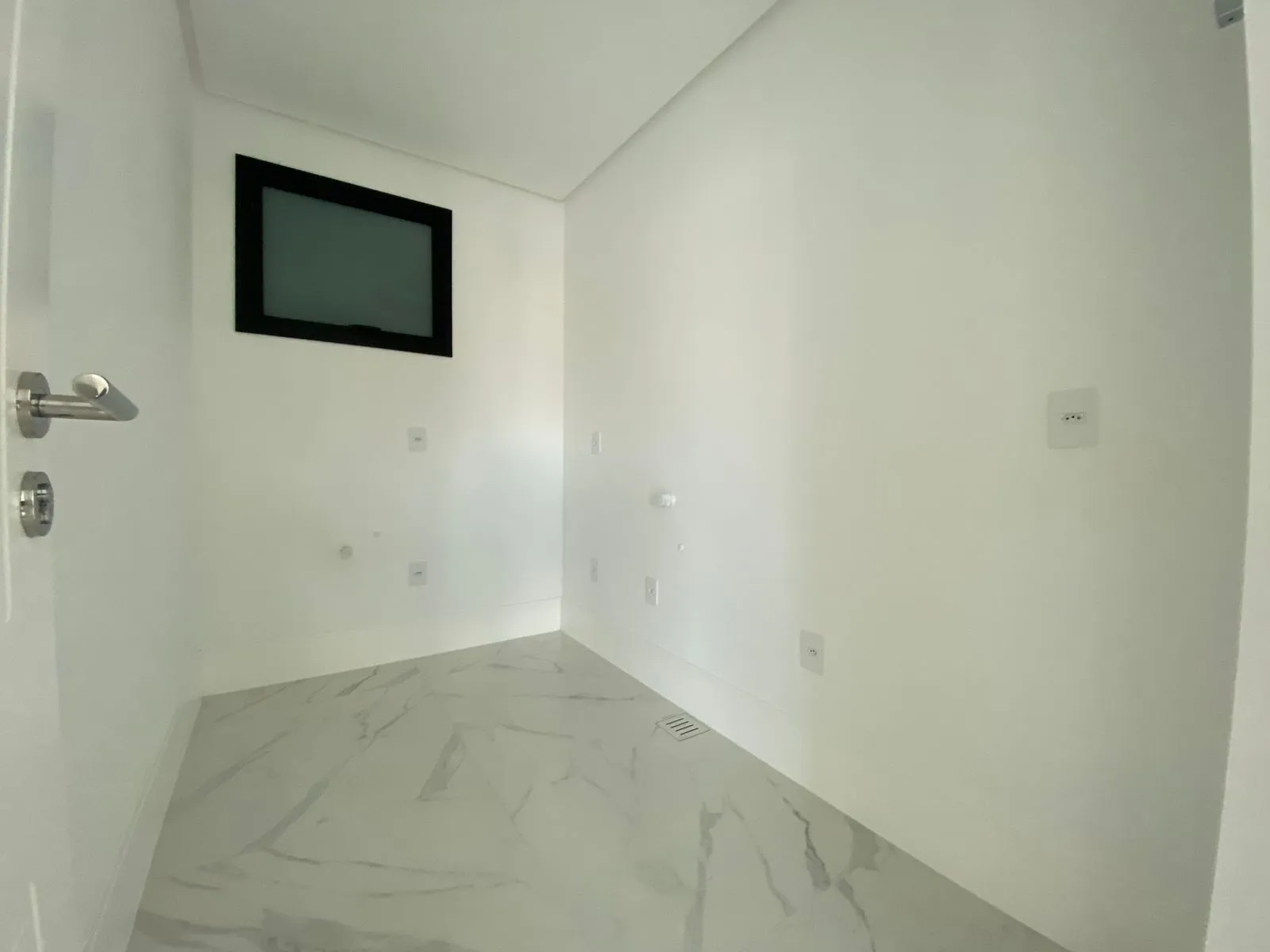 Imagem Apartamento com vista para o mar à venda com 185m2 por R$ 3.690.000,00