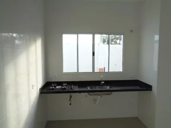 Imagem Casa Geminada 71 m 2 doms/1 Suíte 2 vagas próximo a praia