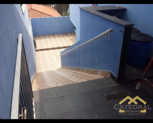 Imagem Casa com três dormitórios e amplo quintal em bairro tranquilo em Jundiaí