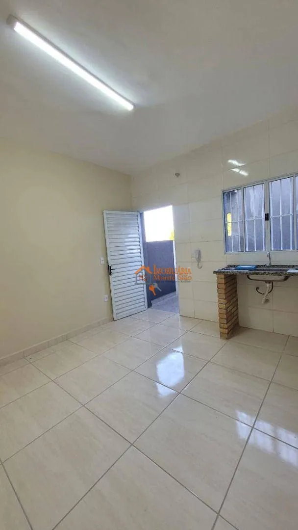 Foto do imóvel Kitnet com 1 dormitório para alugar, 30 m² por R$ 910,00/mês - Picanco - Guarulhos/SP