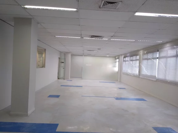 Imagem Imóvel Comercial em Ótimo Estado | Terreno 3.535m² | Construção 4.816m² | Próximo à Marginal Tietê"