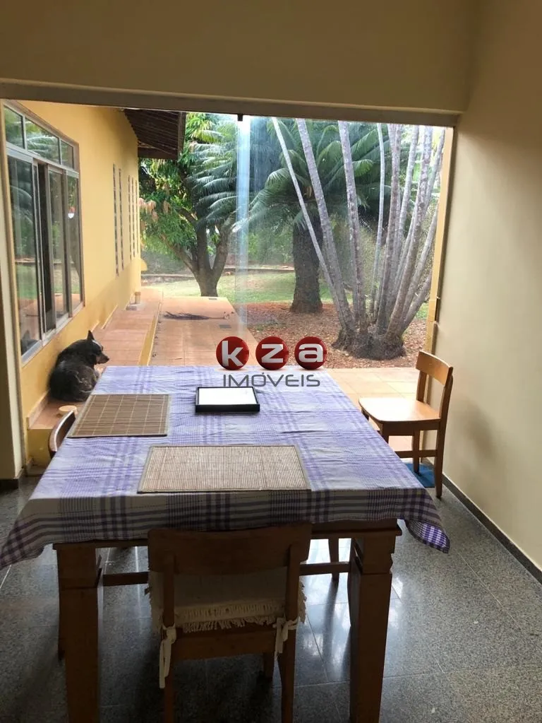 Imagem Luxuosa Casa em Condomínio à Venda em Campinas-SP, Barão Geraldo: 4 Quartos, 4 Suítes, 3 Salas, 8 Banheiros, 4 Vagas de Garagem, 880m².