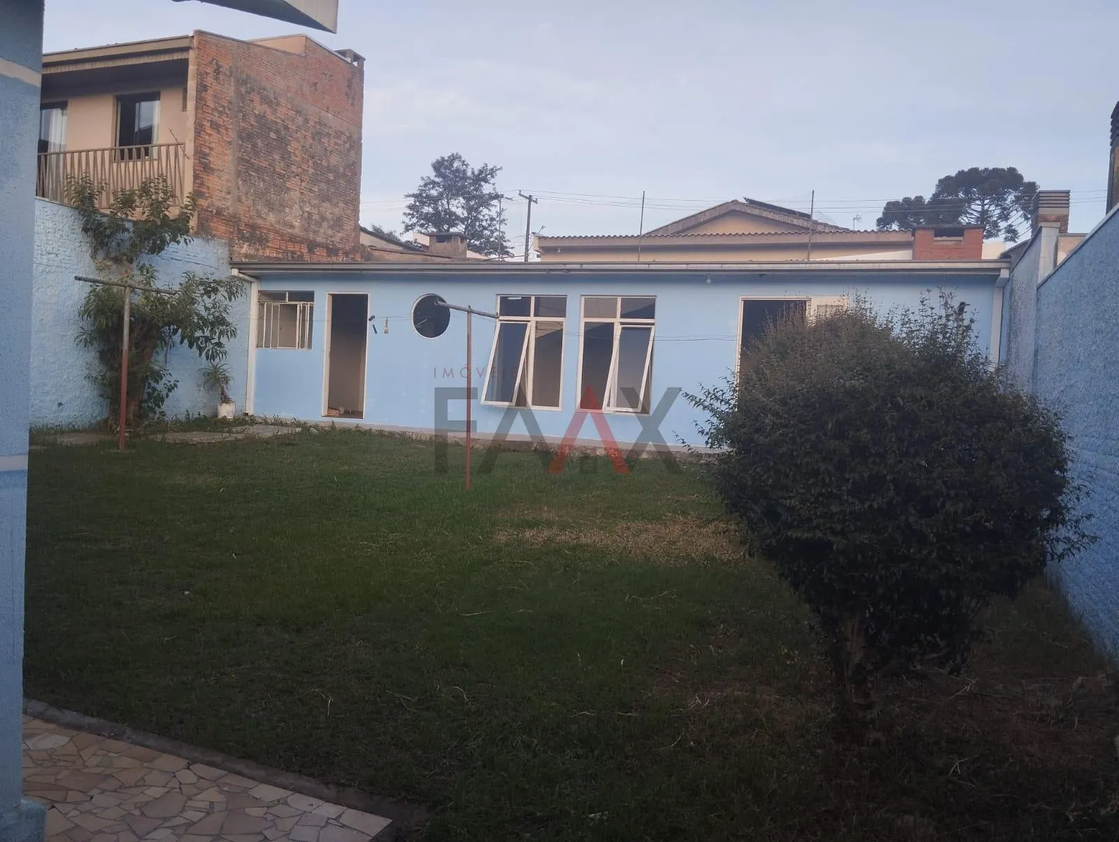 Imagem Casa á venda no Trianon próximo ao Joaquim Prestes em Guarapuava PR
