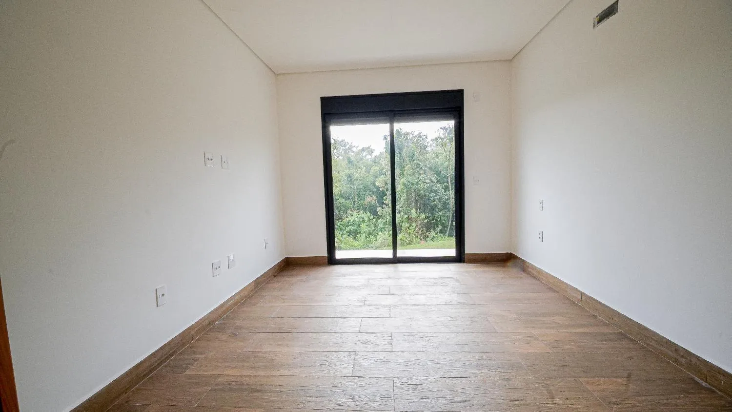 Imagem Casa à venda em condomínio fechado | 3 dormitórios | Piscina | 638 m² de terreno