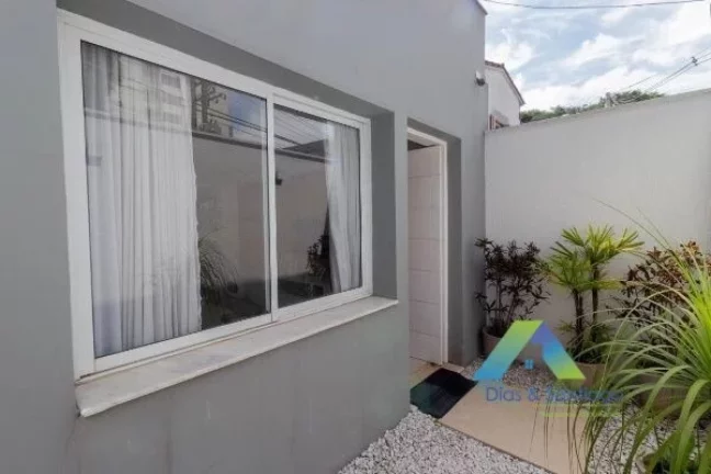 Imagem Sobrado com 3 Quartos e 3 banheiros à Venda, 196 m² por R$ 2.180.000