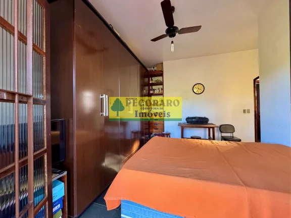 Imagem Casa à venda em Caraguatatuba Martim de Sá 3 quartos, 3 suítes, 1 sala, 3 banheiros, 10 vagas de garagem. 166m² de área.