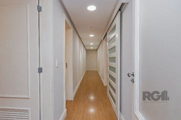 Imagem Vende-se luxuoso apartamento 3 quartos c/ suíte, dependência de empregada, gabinete, 2 vagas cobertas - 283m² - Moinhos de Vento