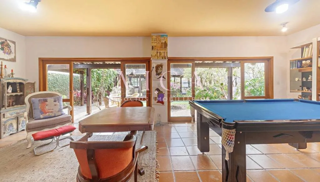Imagem Casa com 3 dormitórios a venda, 250m² por R$ 2.499.000,00 - Alphaville/SP